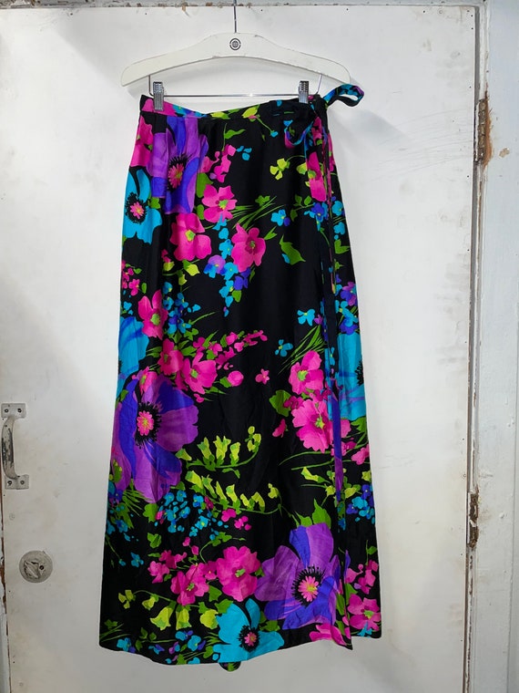 1970s Deadstock Black and Floral Maxi Wrap Skirt - image 1