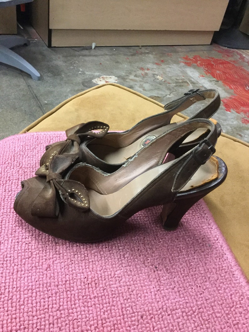 Brown Suede Sling Back 1940s image 3