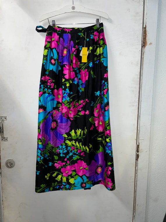 1970s Deadstock Black and Floral Maxi Wrap Skirt - image 6