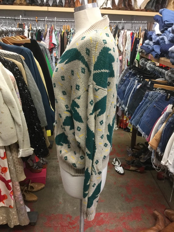 Green Leaf Sweater Size large - image 3