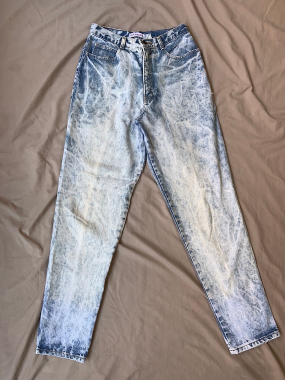 1980s Acid Wash High Waist Mom Jeans