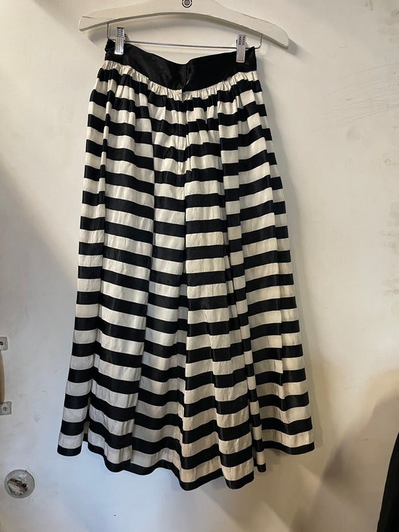 1950s Black and White Striped Skirt. - image 3