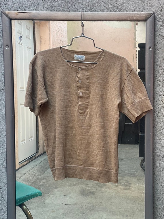 1960s Women’s 100% Wool Brown Shortsleeved Sweate… - image 1