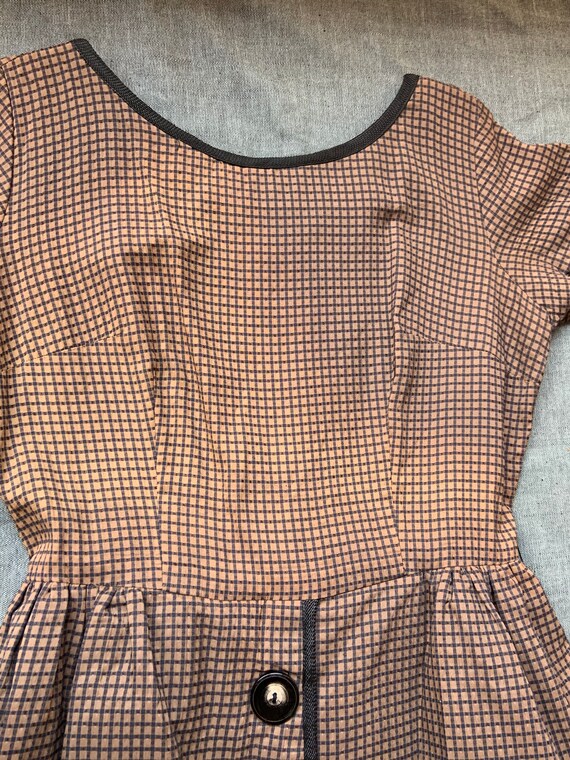 1950s Brown Textured Cotton Dress - image 7