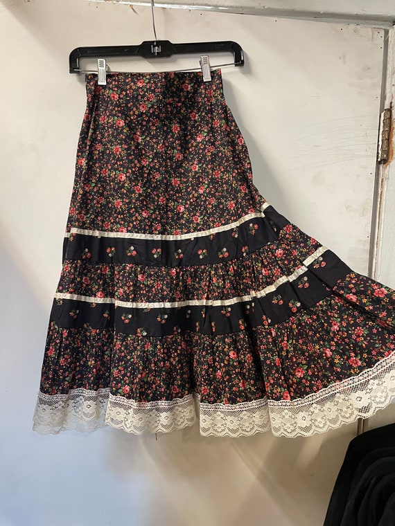 1970s Black and Floral Print Prairie Skirt - image 2