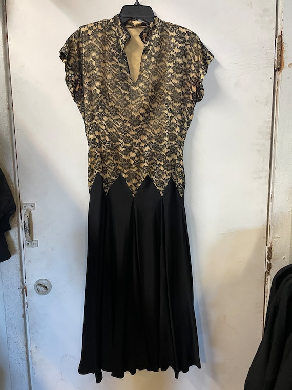 1950s Black illusion lace dress with Crepe skirt - image 1