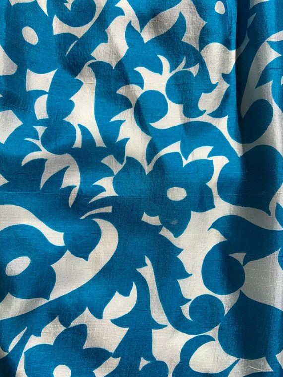 1960s Blue and Cream Silk(?) Dress - image 6