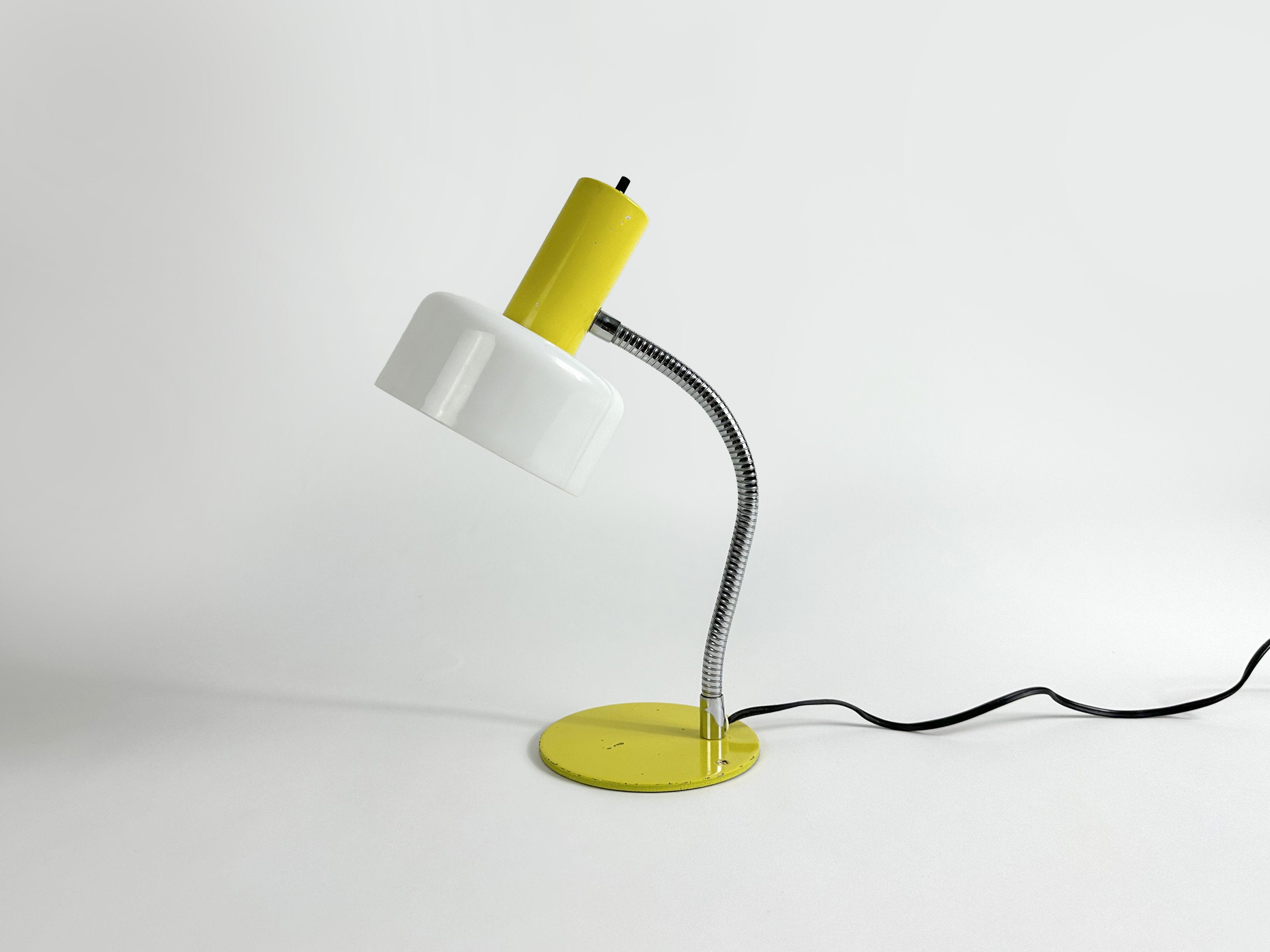 années 70 - lampe col de cygne moderniste jaune