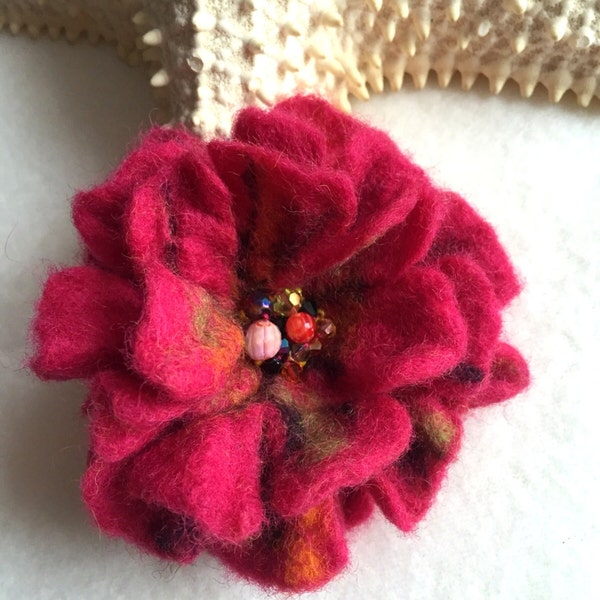 Hot Pink Felted Flower Brooch Pin,Wool Felt, Felted Wool, Felt Brooch, Flower, Flower Pin Brooch, Felt Flower Pin, Beaded Flower