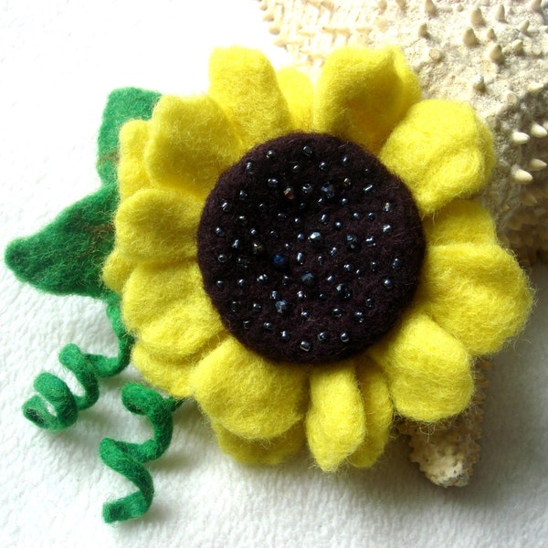 Sunflower Felted Flower Brooch Pin,Felt, Yellow,  Felted Wool, Felt Brooch, Summer Flower, Flower Pin Brooch, Felt Flower Pin, Beaded Flower