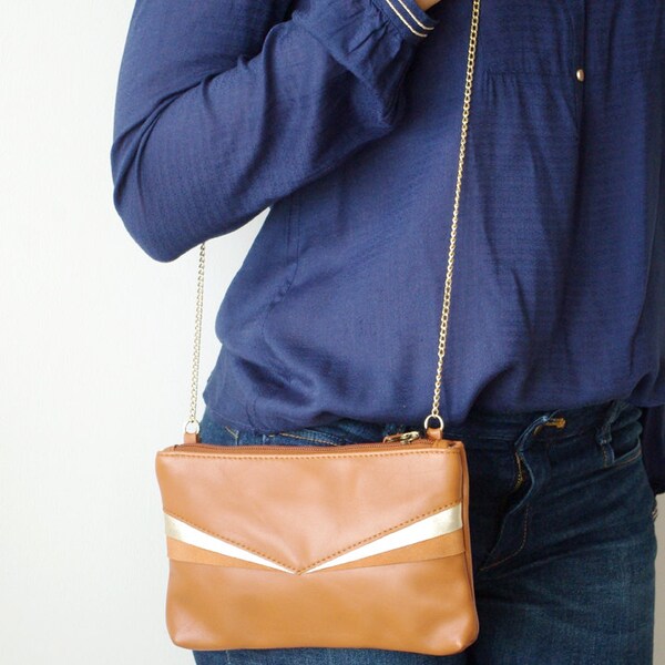 Cammello in pelle marrone chiaro e oro catena borsa piccola Golden {sera borsa cerniera tasca geometrica elegante chic}