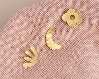 Pin's lune / fleur / algue