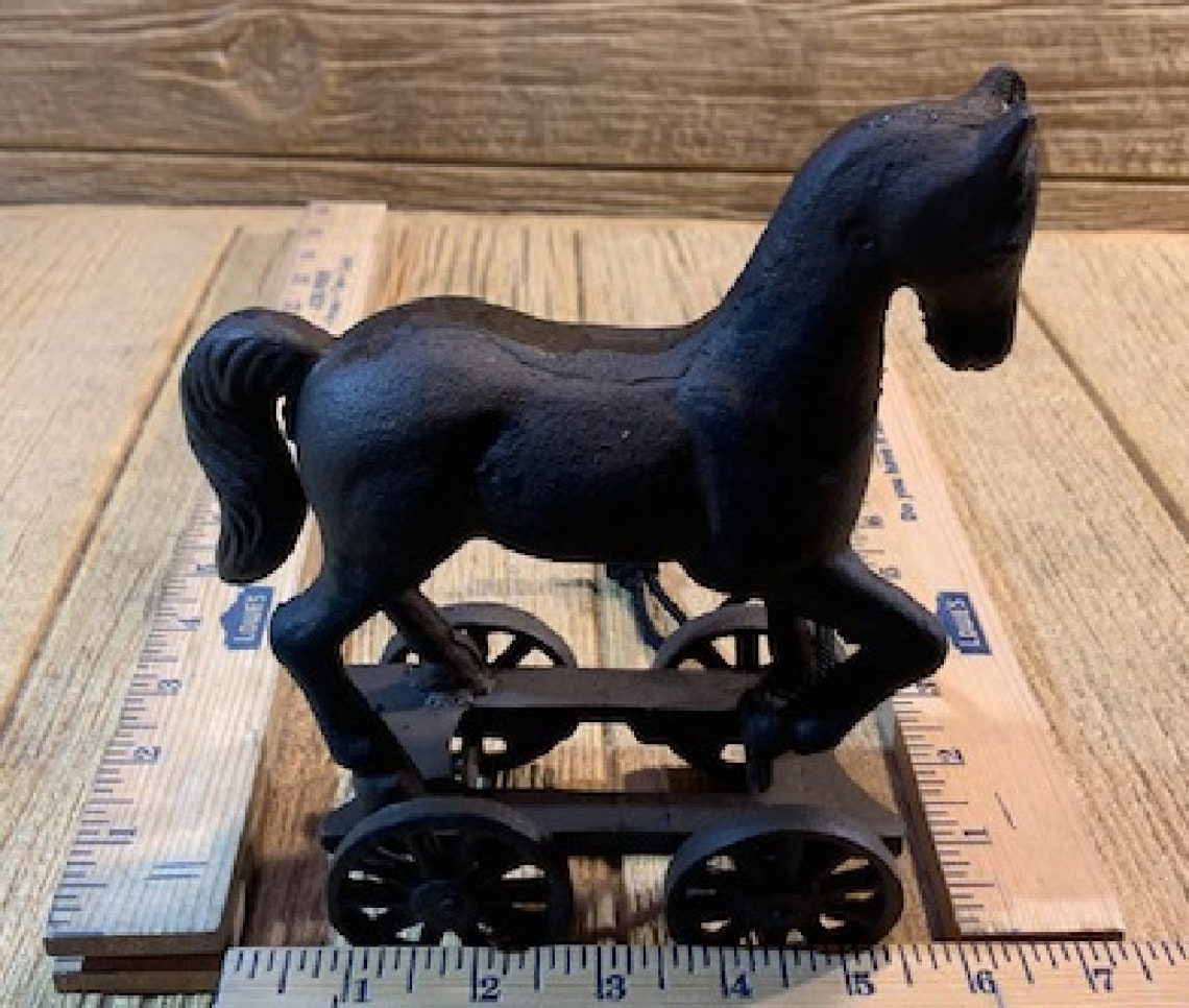 Cast Iron Horse Pull Toy on Wheels 017013603 Etsy UK