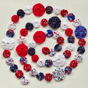 Celebrate July 4th Retro Patriotic Red White Blue Fabric 6’ Yo-Yo Garland Banner Swag Party Decoration Mantle Embellishment Photo Prop