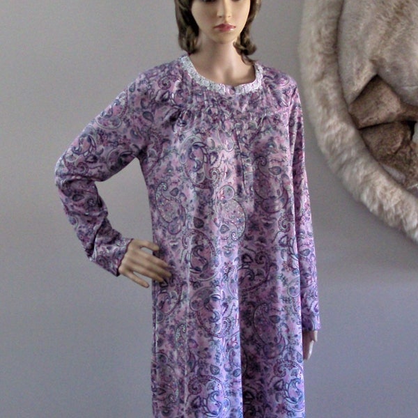 Secret Treasures Nightgown Size M/L, Lavender Paisley Polyester Knit, Long Sleeves, No Wear, Excellent