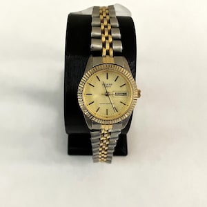 Sharp Wristwatch: Unisex, Silver Gold, Day/Date,  Bracelet, Water Resistant