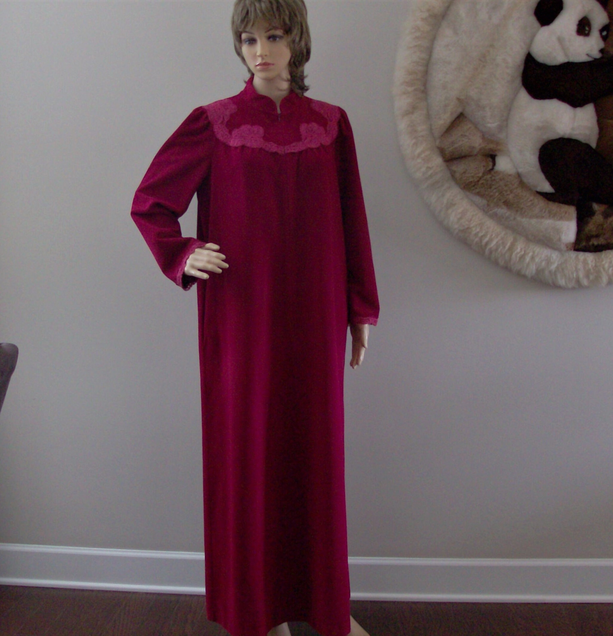 Vanity Fair Robe, Ankle Length, Size S/M, Cranberry Red Fleece, Long Sleeves, Nice