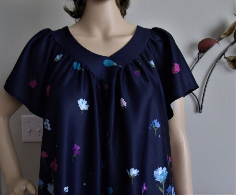 polyester muumuu