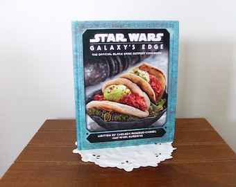 Star Wars Cook Book, Galaxy&#39;s Edge Official Black Spire Outpost, Like New Condition