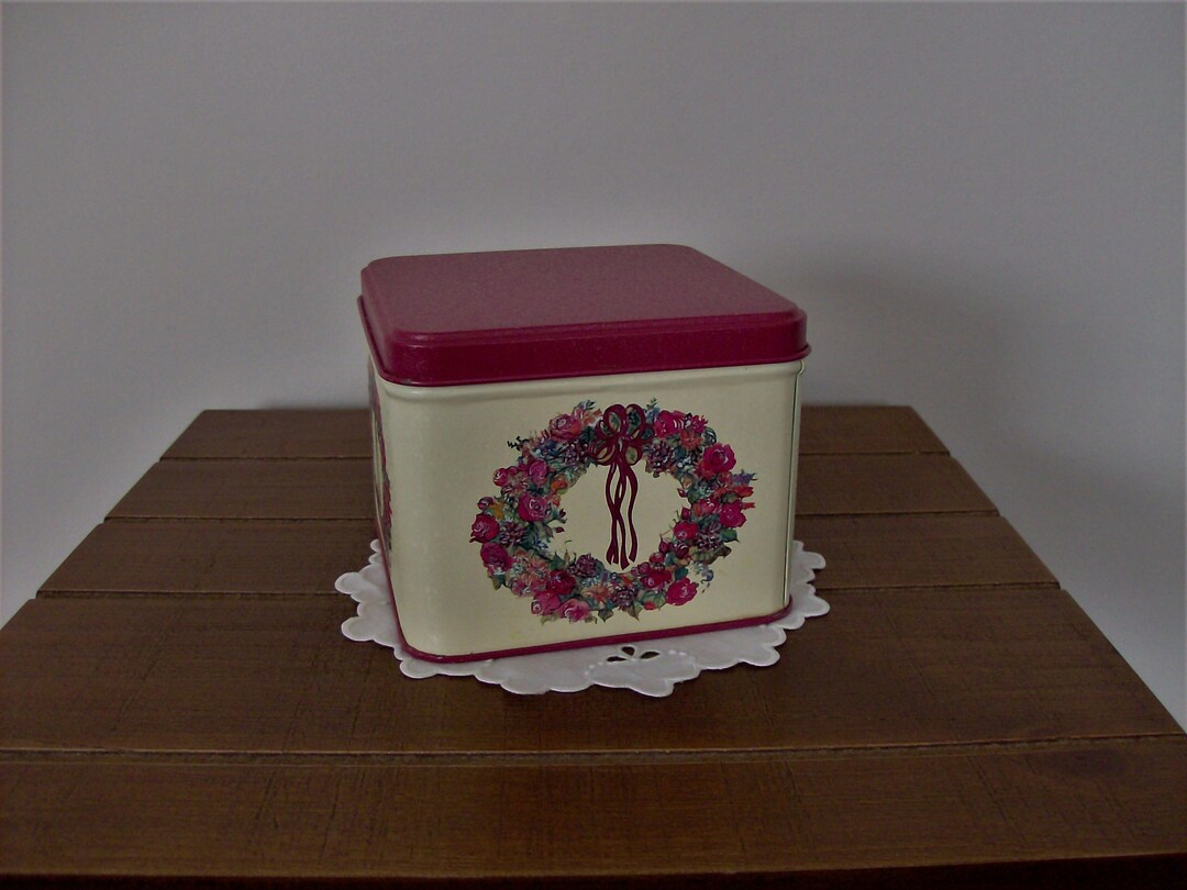 Vintage Potpourri Press Christmas Tin Dated 1987 Wreath Etsy