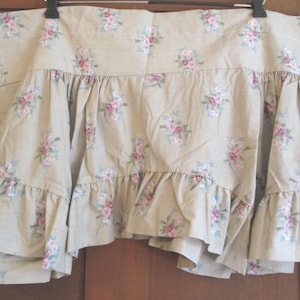 80er Jahre Ruffled Volant, Laura Ashley, &quot;Florette&quot;, Cottage Roses/Tan.