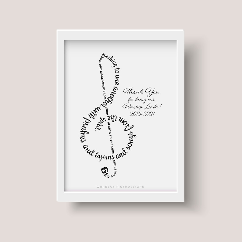 Puede incluir: Impresi&oacute;n art&iacute;stica imprimible en blanco y negro con un dise&ntilde;o de clave de sol. El texto dice "Gracias por ser nuestro l&iacute;der de adoraci&oacute;n&nbsp;! 2015-2021" e incluye una cita de Efesios 5:19. La impresi&oacute;n est&aacute; enmarcada en un marco blanco.