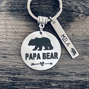 Papa Bear Keychain Key Chain • PAPA BEAR • Dad Keychain • Father's Day • Favorite Papa • Kids Names • Daddy Gift • Dad Gift • Papa Gift