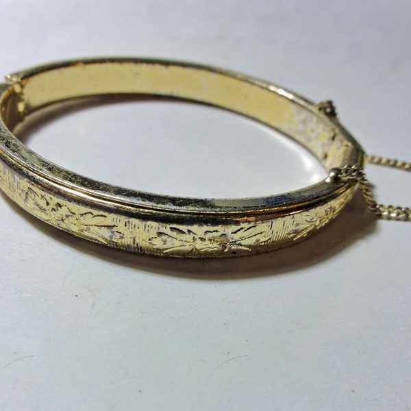 Vintage 1960s Bracelet Gold Tone Hinged Bangle Textured Floral Pattern