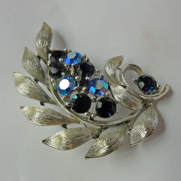 Vintage 1950s Lisner Brooch Deep Blue and Black Prong Set Rhinestone Silver Tone Leaf Pin