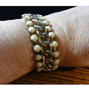 Vintage 1950s Bracelet White Milk Glass Stones with Gold Tone Chunky Chain