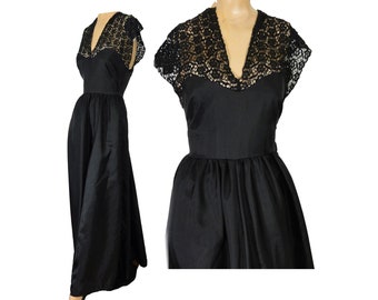Vintage 1940s-1950s Formal Black Lace Floor Length Prom Ballgown