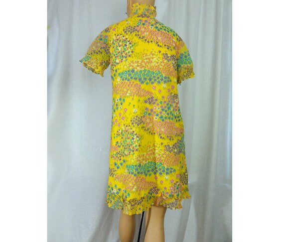 Mod Vintage 1960s Robe Ruffled Mini Dress Houseco… - image 6
