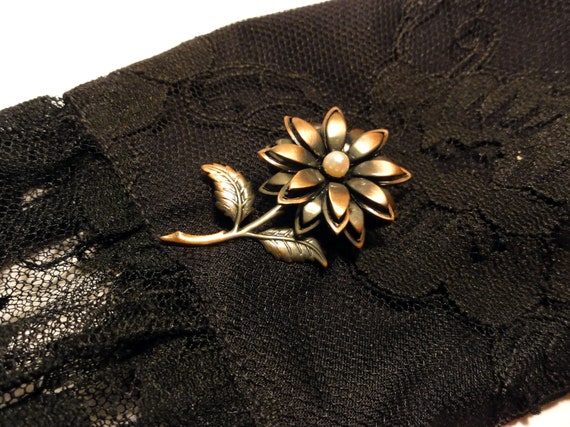 Vintage Copper Flower Pin Brooch Dimensional Dais… - image 3