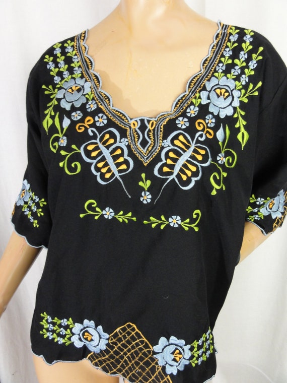 Vintage 1970s Blouse Floral Embroidered Mexican C… - image 4