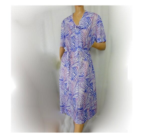 Vintage 1970s Dress Purple & White Abstract Print… - image 2