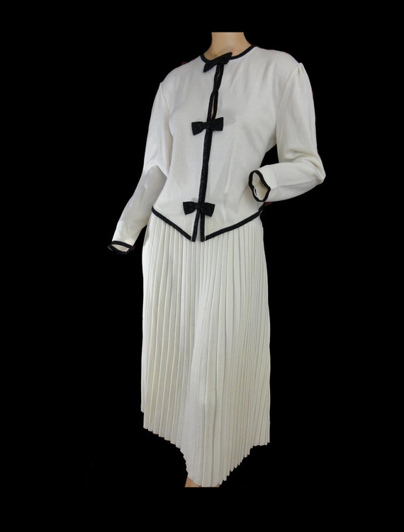 Vintage 1970s Dress Off White and Black 2 Piece K… - image 9