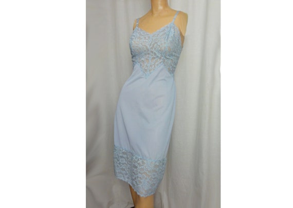 Baby Blue Vintage 1950s Vanity Fair Slip Nylon La… - image 3