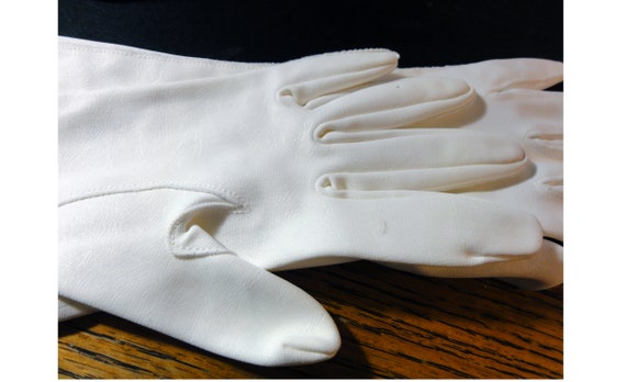 Vintage 1960s Ladies Gloves Off White Nylon Long … - image 7