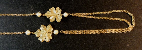 Vintage 1960s Necklace Chain with Leaf and Faux P… - image 6