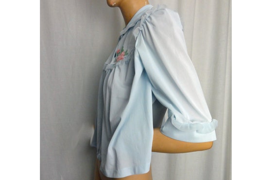 Vintage 1950s Bedjacket Baby Blue Ruffles and Ros… - image 6