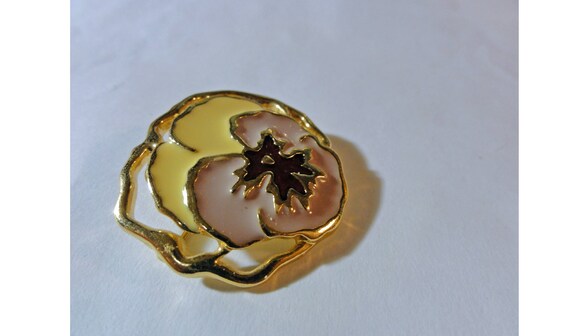 Vintage Avon Pink Pansy Brooch Gold Tone Metal En… - image 4