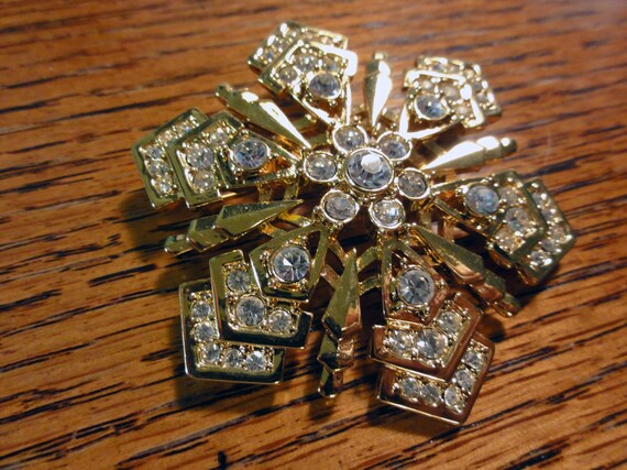 Monet Snowflake Brooch 1980s Large Chunky Gold-To… - image 3