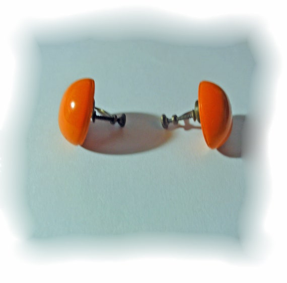 Vintage Mod 1960s Orange Screw On Button Earrings… - image 4