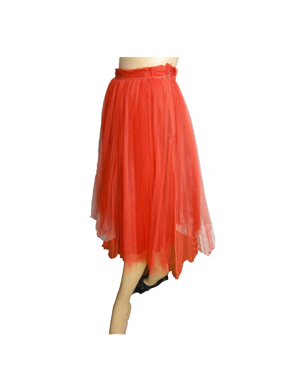 Vintage 1950s Skirt Full Circle Red Tulle Net Pet… - image 1