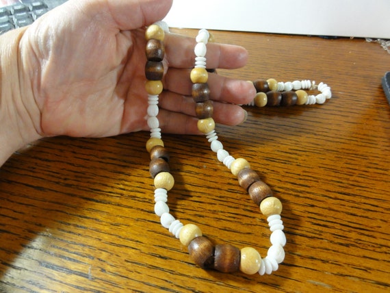 Antique White Milk Glass Beads & Wood Bead  Neckl… - image 3