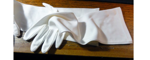 Vintage 1960s Ladies Gloves Off White Nylon Long … - image 4