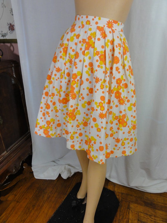 Vintage 1960s Skirt Orange Daisy Print Cotton Ple… - image 3