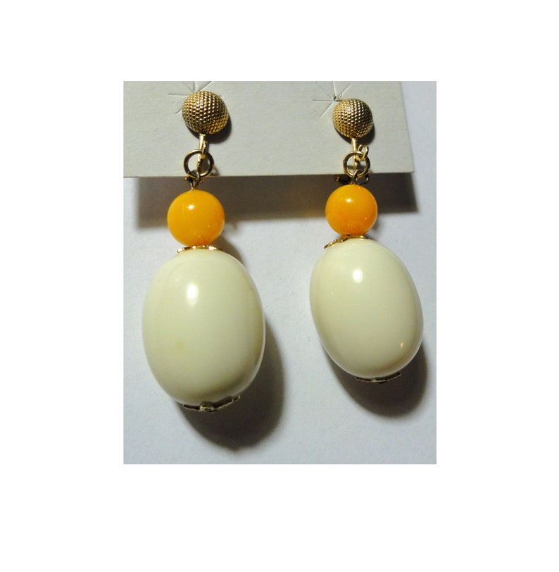 Hobe Dramatic Drop Earrings Vintage Mod 60s White Oval Bauble Earrings Dangle Clip Ons