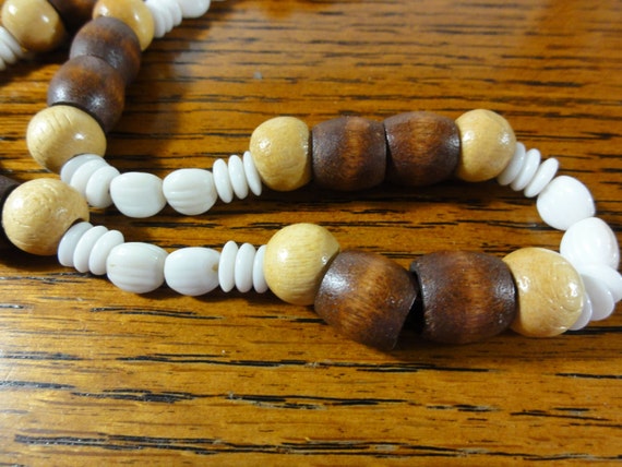 Antique White Milk Glass Beads & Wood Bead  Neckl… - image 2