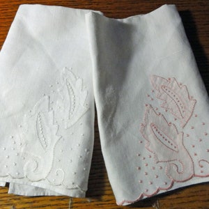 Vintage Madeira Luncheon or Tea Napkins Pair of 2 Appliqued and Embroidered Leaf Design One White One Pink